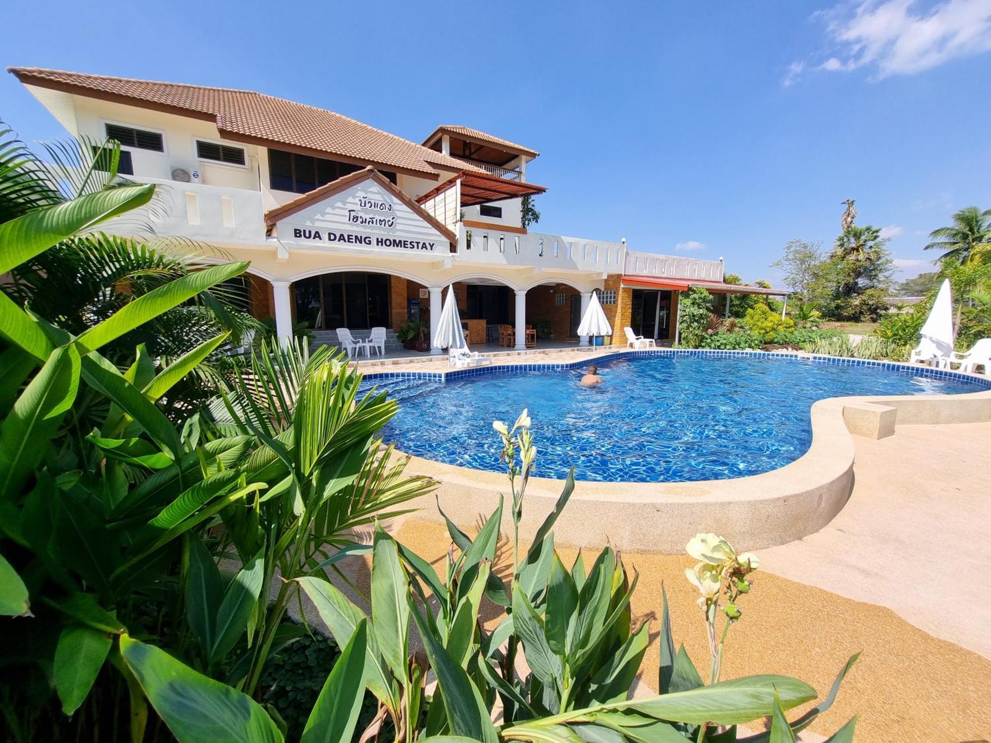 Bua Daeng Homestay Resort Kumphawapi Exterior foto