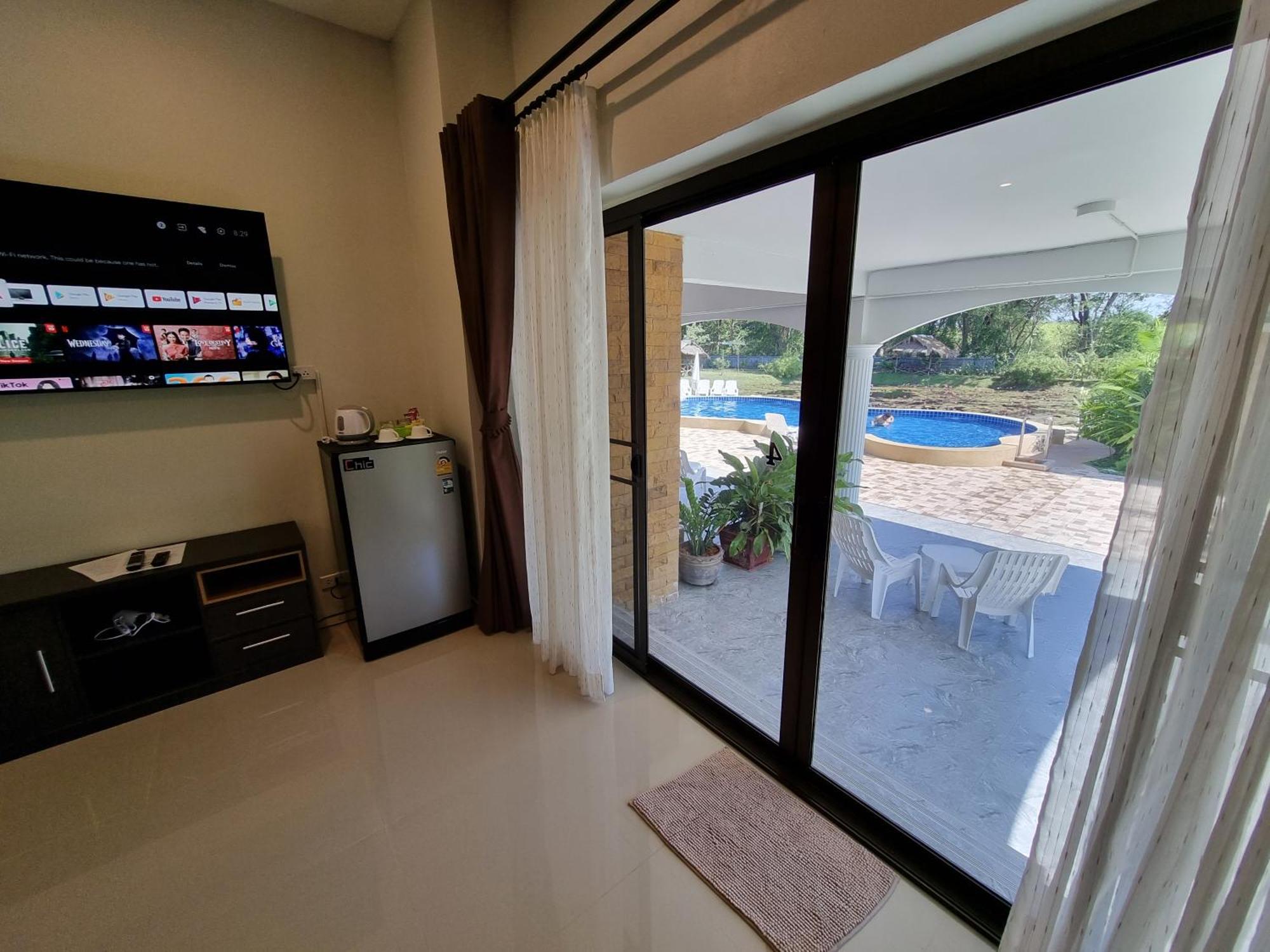 Bua Daeng Homestay Resort Kumphawapi Exterior foto